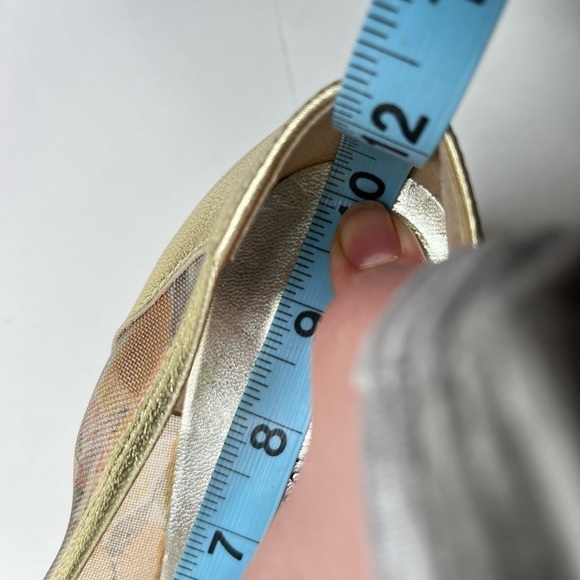 VINTAGE Roberto Capucci Gold Floral Embroidered Metallic Espadrille Wedges Shoes - Picture 13 of 13